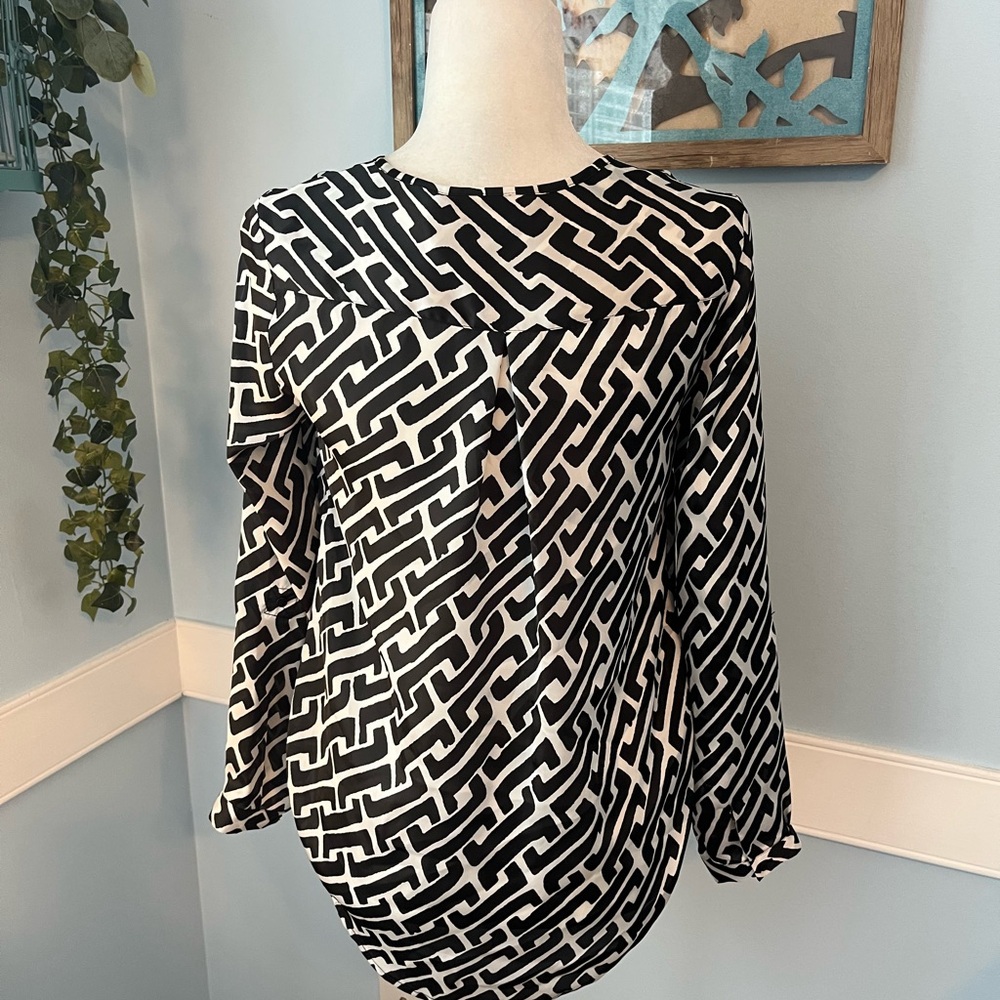 INC International Concepts Black and White Patterned Blouse - Picture 5 of 6